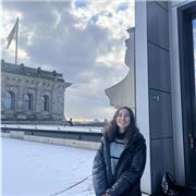 profesora de ingles imparte clases hasta primaria